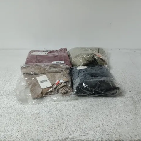 BOX OF APPROXIMATELY 25 ASSORTED CLOTHING ITEMS TO INCLUDE REGATTA, ANAMOR ETC