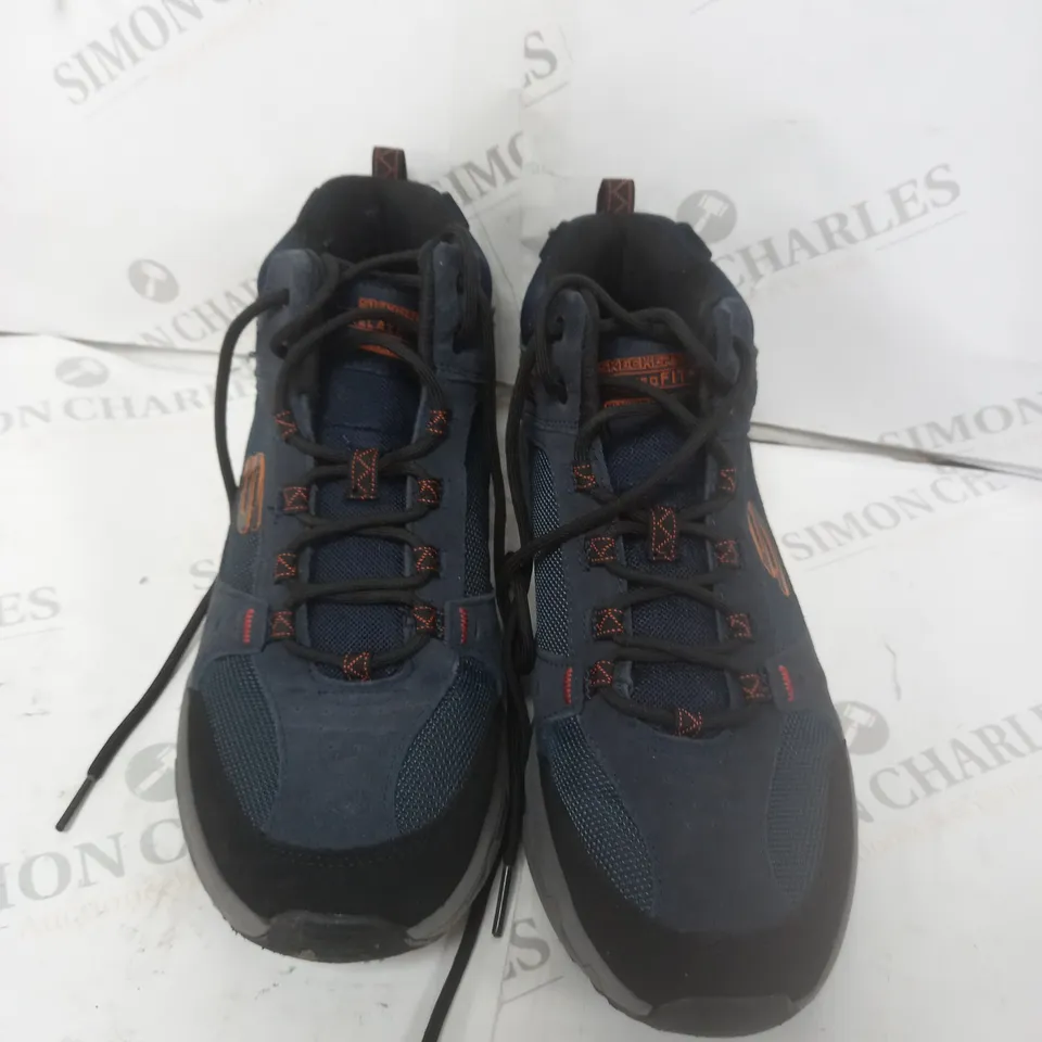 BOXED SKETCHERS LACE BOOTS NAVY SIZE 9 (MENS)