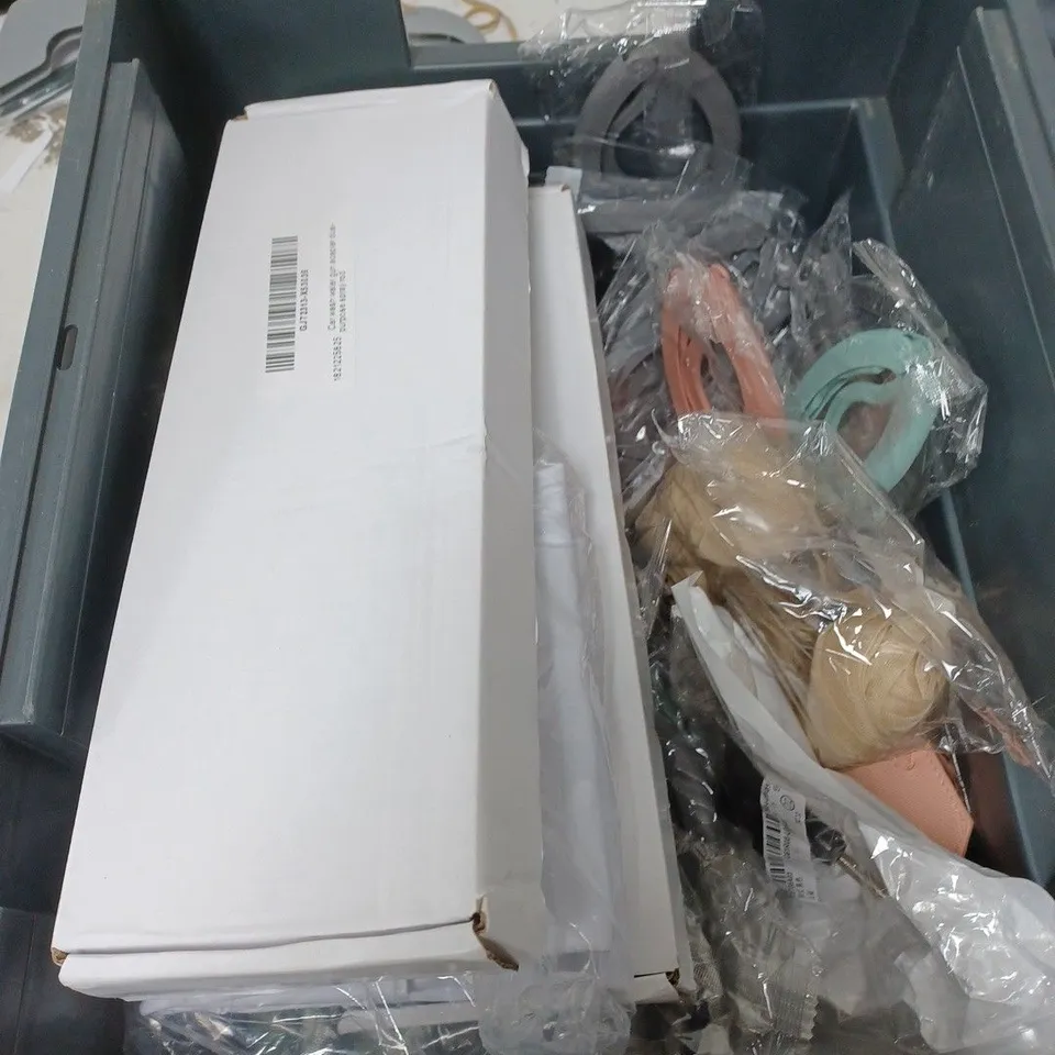 BOX OF APPROXIMATELY 20 ASSORTED HOUSEHOLD ITEMS TO INCLUDE DOG TOYS, BREAST MILK STORAGE BAGS AND A PADLOCK