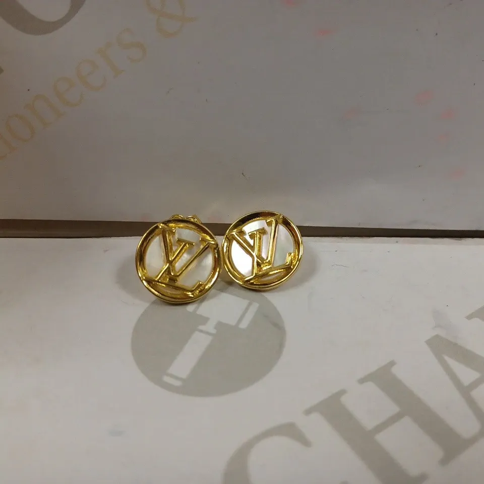 LOUIS VUITTON PEARL STUD EARRINGS 