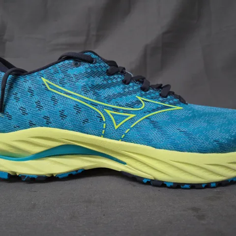 BOXED PAIR OF MIZUNO RUNNER WAVE INSPIRE 19 SHOES IN AQUA/LIME FOAM UK SIZE 9.5