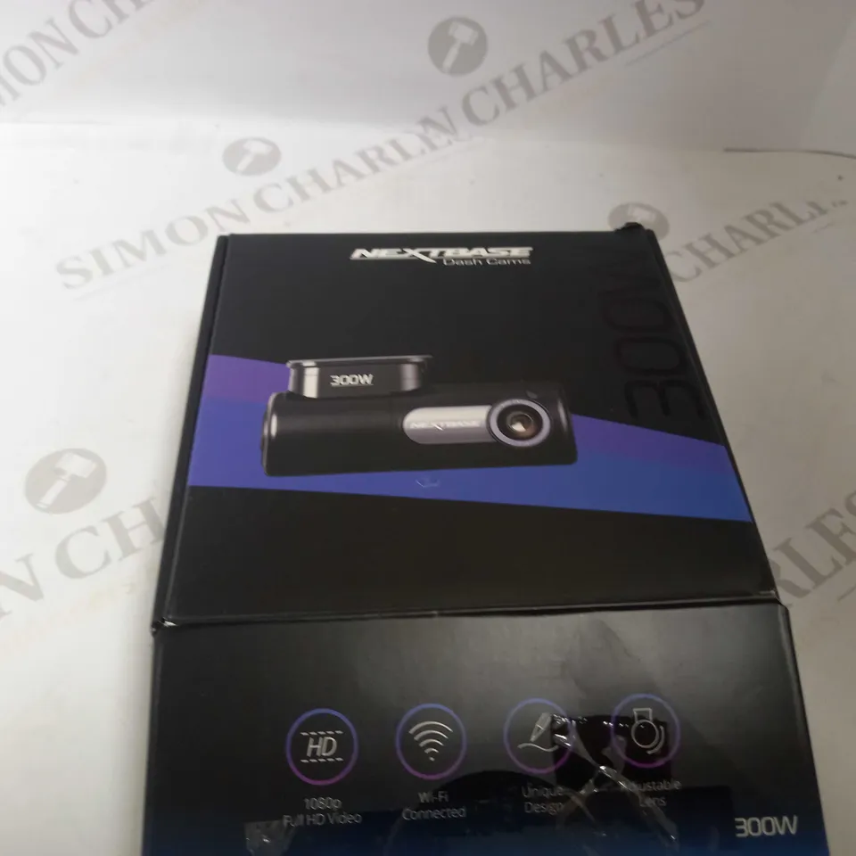 300W DASH CAM & 8GB SD CARD