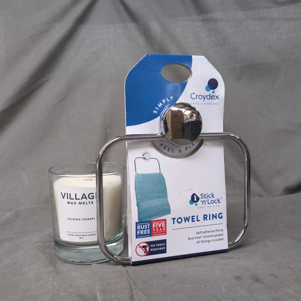 APPROXIMATELY 10 ASSORTED HOUSEHOLD ITEMS TO INCLUDE SCENTED CANDLE, TOWEL RING, ETC