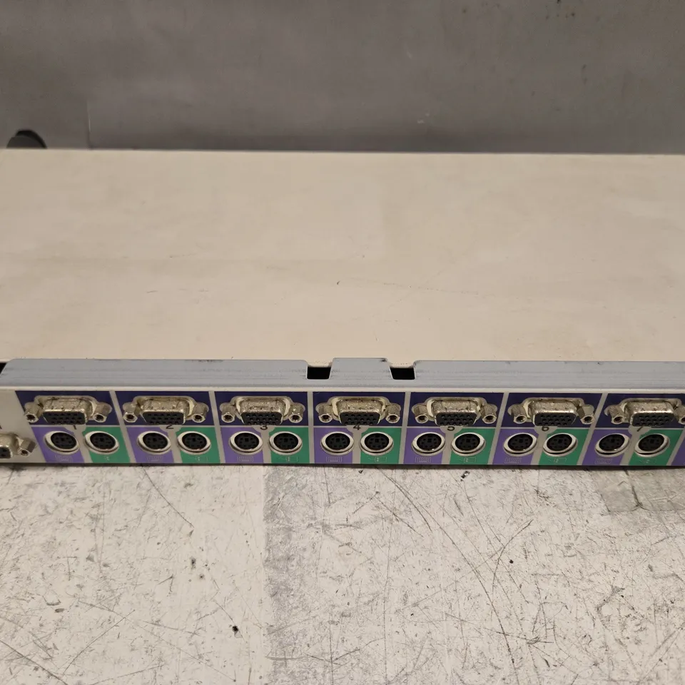 COMPAQ SERIES EO1004B  PS2 KVM SWITCH 