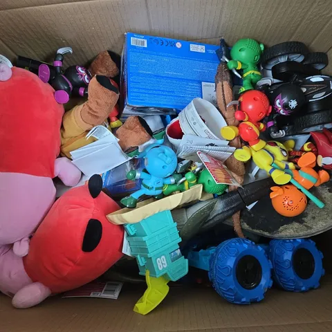 APPROXIMATELY 12 ASSORTED TOYS & GAMES PRODUCTS TO INCLUDE PEPPA PIG PLUSH, SKATEBOARD, ROBO ALIVE ROBO FISH, ETC