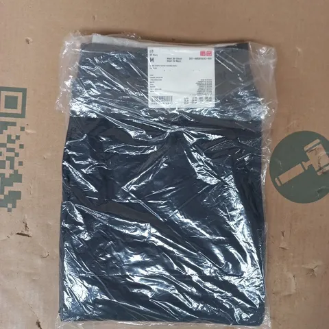 BAGGED UNIQLO ULTRA STRETCH ACTIVE TAPERED PANTS IN BLACK SIZE MEDIUM