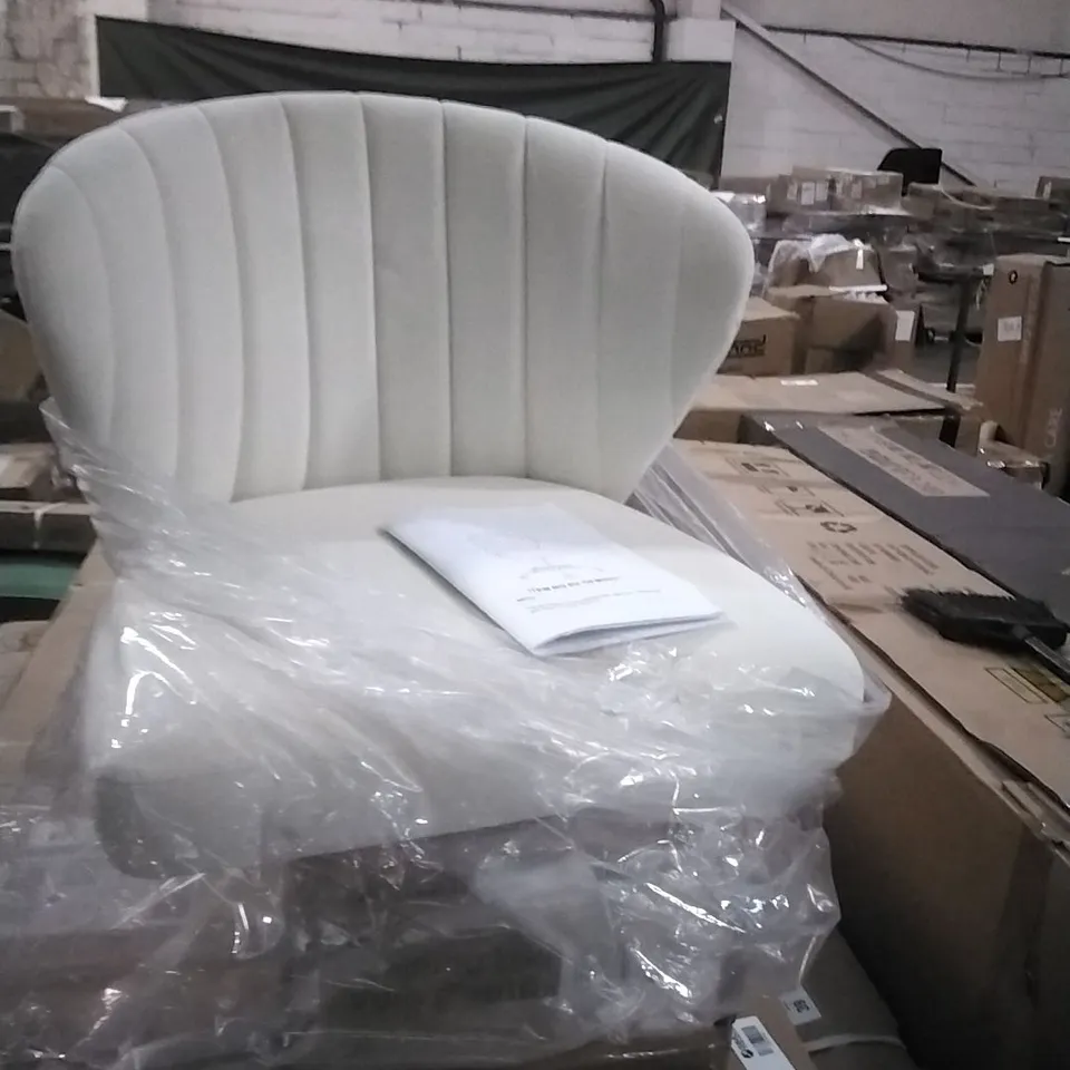 BOXED DESK CHAIR- WHITE / GOLD COLOUR