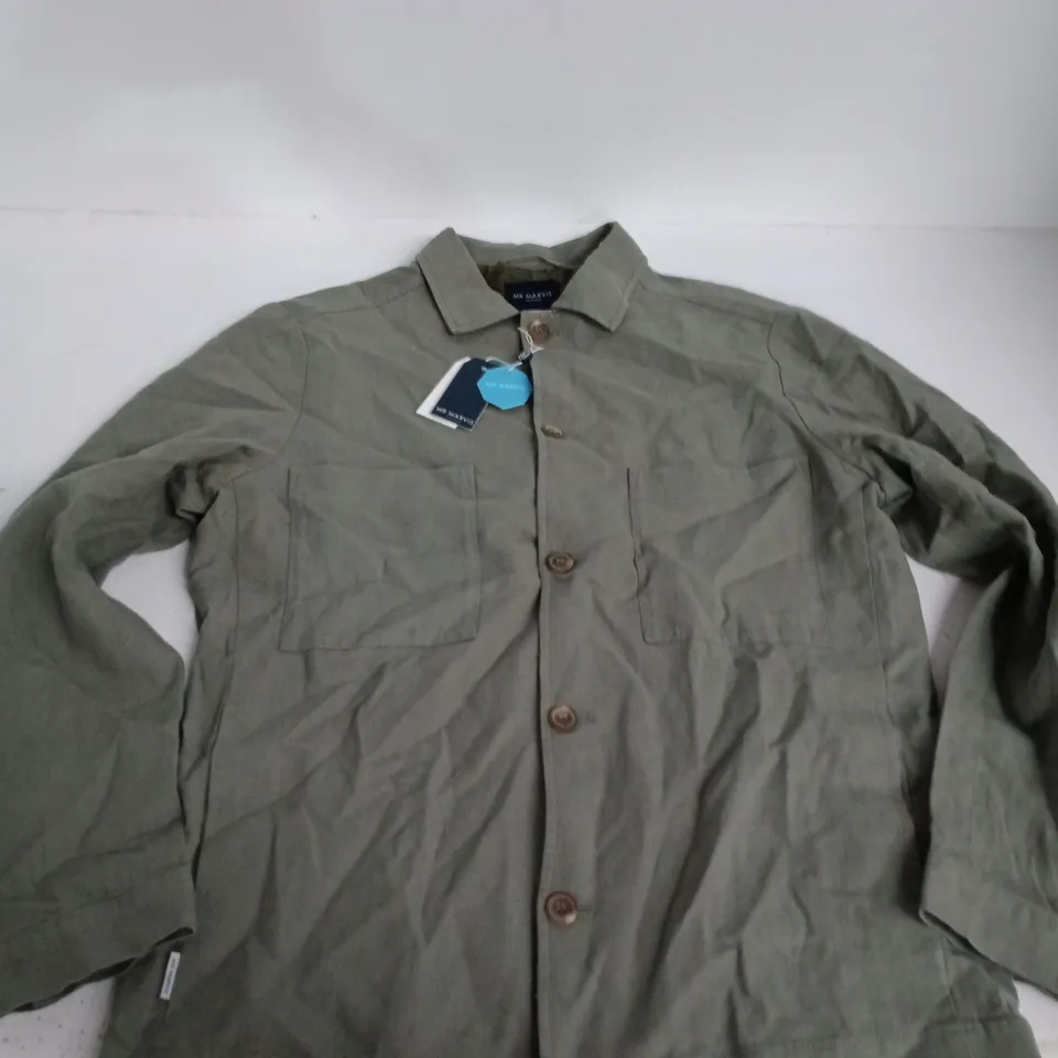 MR MARVIS THE LINEN SHACKET IN DEFENDERS GREEN - MEDIUM
