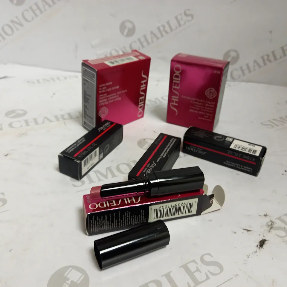 BOXED LOT OF APPROX 6 ASSORTED SHISEIDO ITEMS TO INCLUDE: COMPACT REFILS, LIPSTICKS