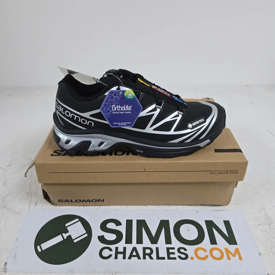 BOXED PAIR OF SALOMON XT-6 GTX TRAINERS IN BLACK/SILVER - UK 9