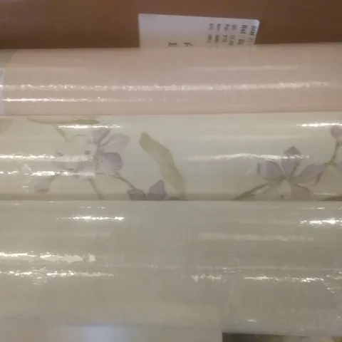PALLET OF ASSORTED WALLPAPER