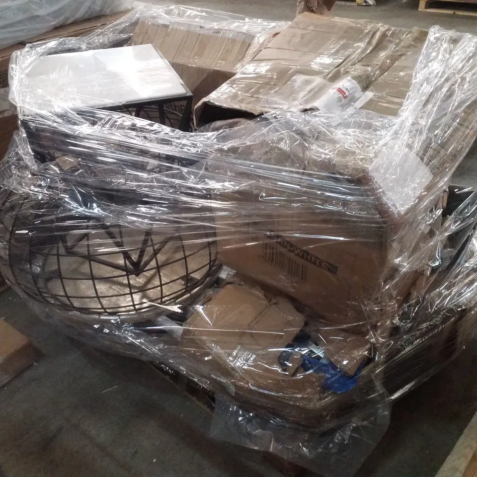 PALLET CONTAINING ASSORTED FURNITURE PARTS 