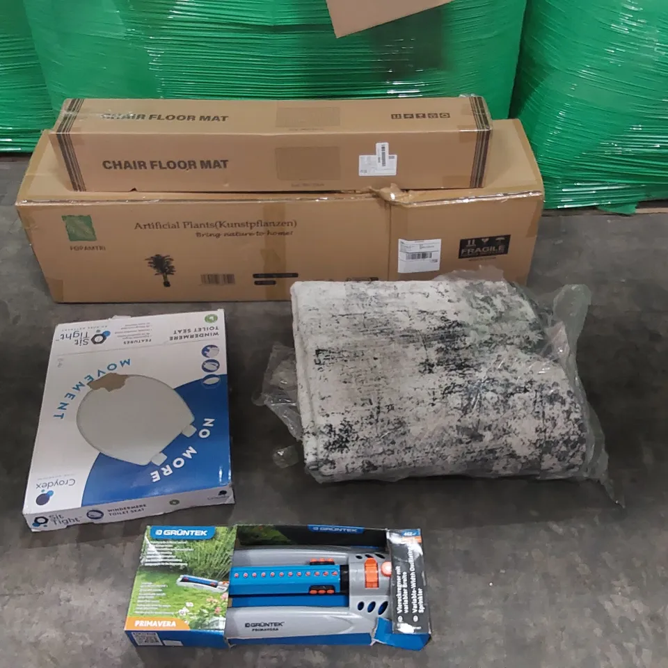 PALLET OF ASSORTED CONSUMER PRODUCTS TO INCLUDE: ARTIFICIAL PLANTS, RUG, CHAIR FLOOR MAT, OSCILLATING SPRINKLER, TOILET SEAT ECT