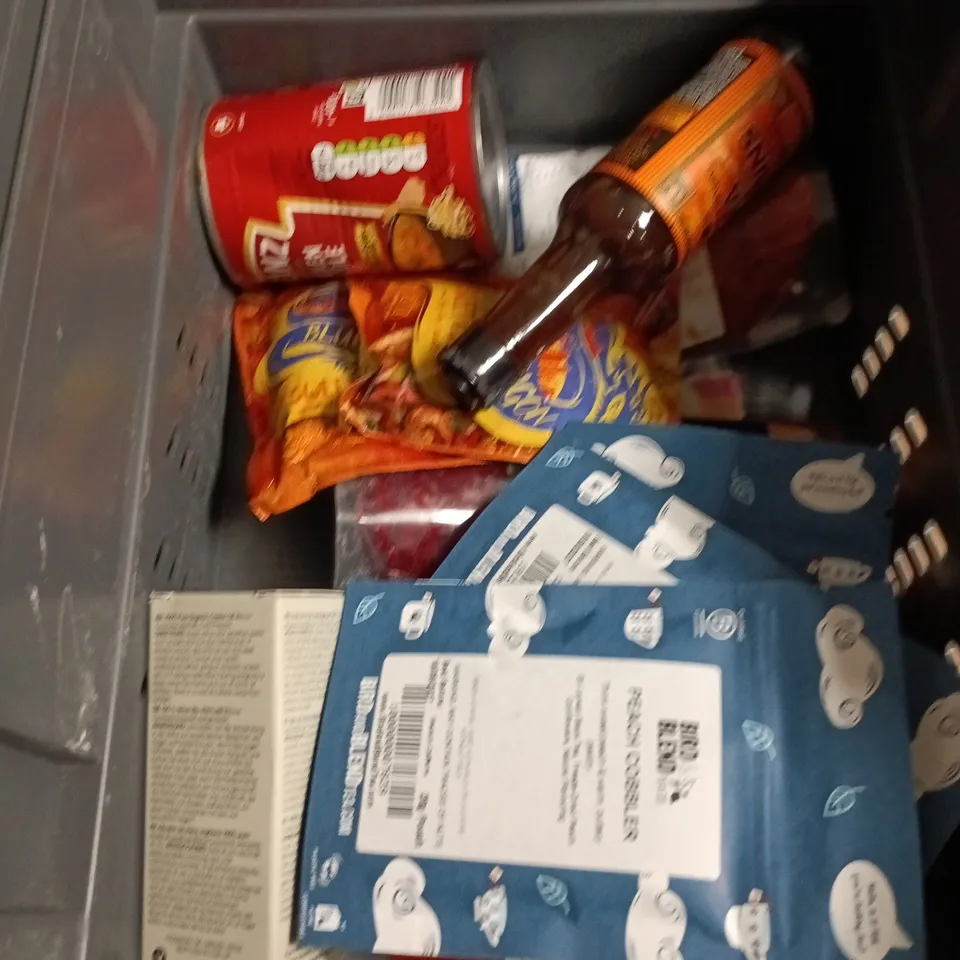 APPROXIMATELY 12 ASSORTED FOOD AND DRINKS ITEMS TO INCLUDE - TOMATO KETCHUP - TINNED BABY CARROTS AND CHEEKY PETE'S CEREAL