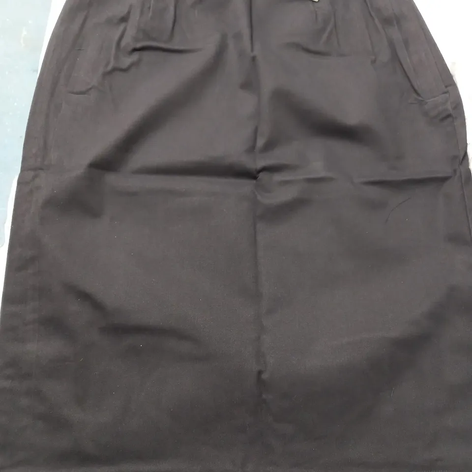 BOX OF APPROX. 10 KINTSUGI SHORT BLACK JEAN SKIRT - SIZE 14