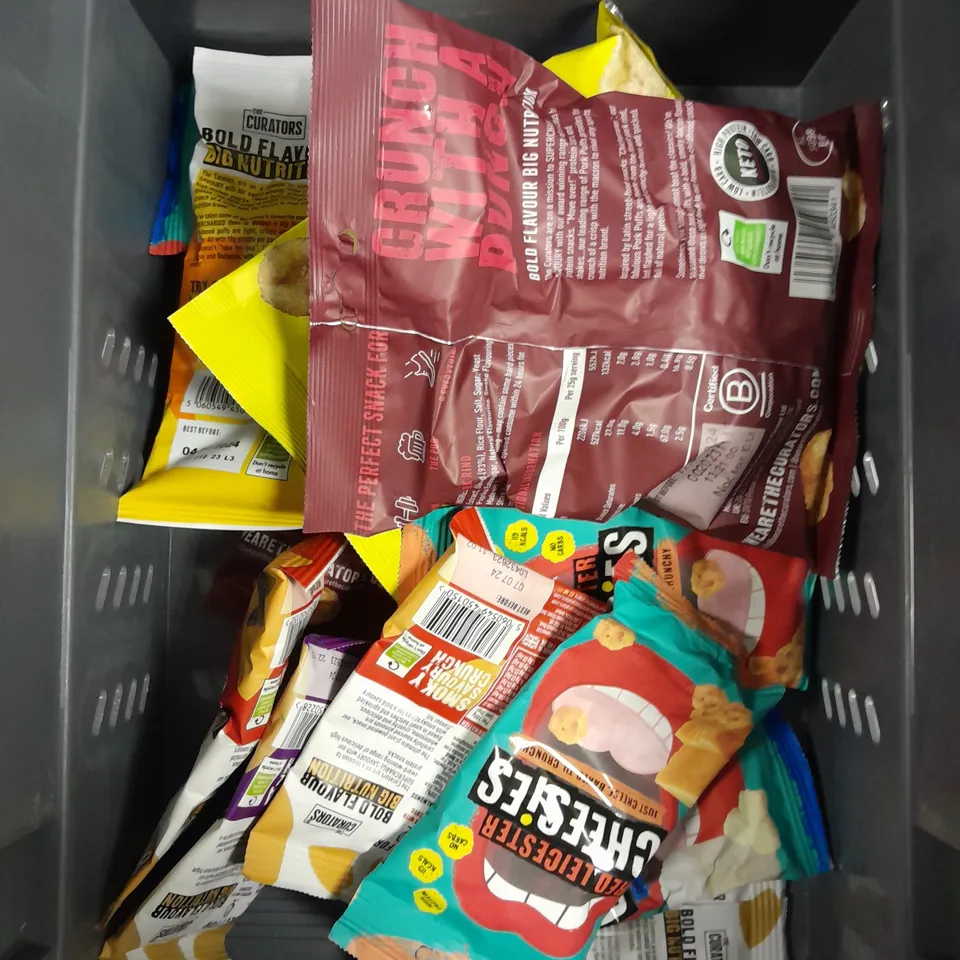 APPROXIMATELY 15 ASSORTED FOOD & DRINK PRODUCTS TO INCLUDE THE CURATORS SNACKS, TAMARIND PASTE, FERRERO ROCHER ETC 