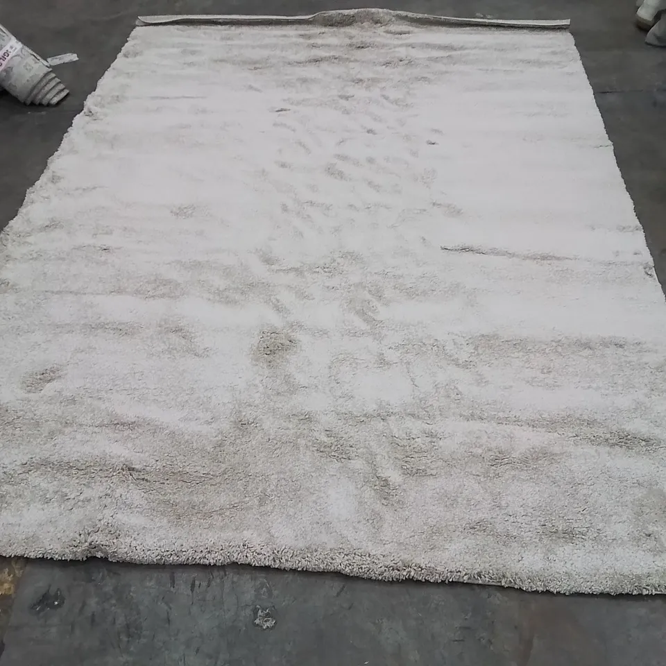 QUALITY DESIGNER AREA RUG - APPROXIMATELY 330X240CM