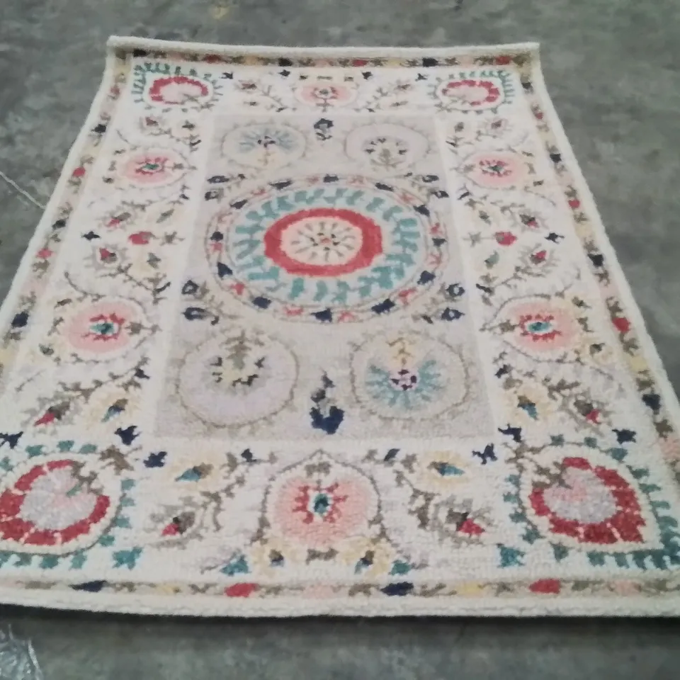 QUALITY DESIGNER AREA RUG - APPROXIMATELY 170X120CM