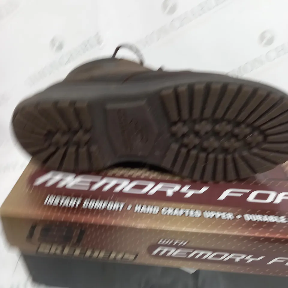 SKECHERS MENS LEATHER BOOTS, CHOCOLATE - SIZE 8 