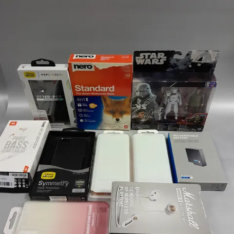 APPROXIMATELY 30 ASSORTED ELECTRICAL/HOUSEHOLD PRODUCTS TO INCLUDE PROTECTIVE SMARTPHONE COVERS, GO PRO RECHARGEABLE BATTERY, STAR WARS FIGURINE ETC
