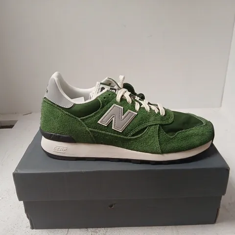 NEW BALANCE GREEN TRAINERS UK 10 BOXED