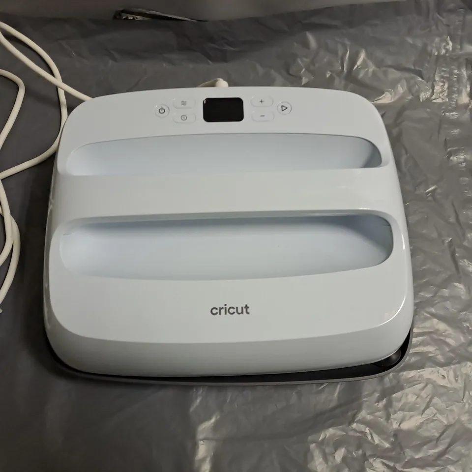 UNBOXED CRICUT HEATED PRESS