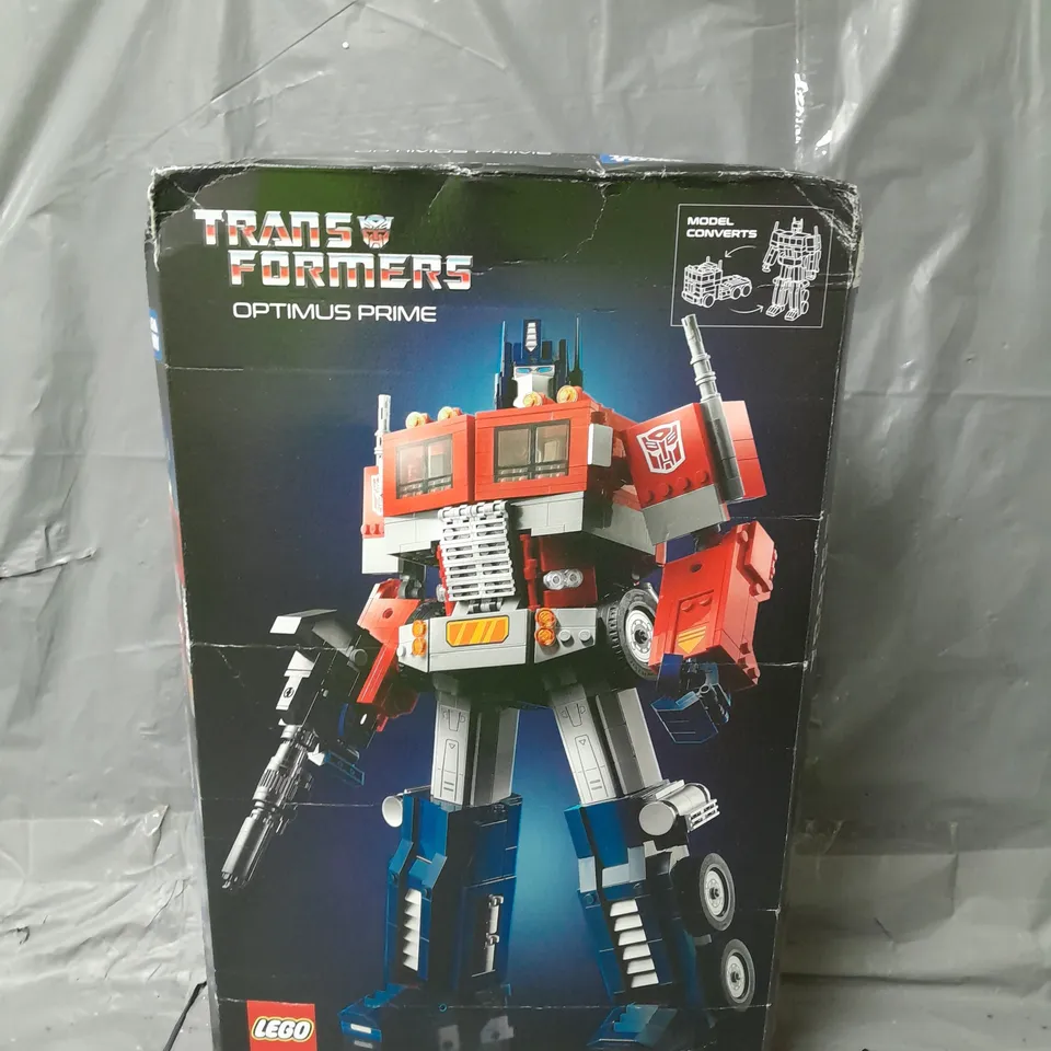 BOXED LEGO TRANSFORMERS OPTIMUS PRIME 10302