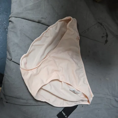 BOX OF APPROXIMATELY 25 ASSORTED CLOTHING ITEMS INCLUDING MARIE JO BRIEFS , PRIMA DONNA TWIST BRIEFS , CYBERJAMMIES KNIT TOP AND CYBERJAMMIES LEAF PRINT TOP