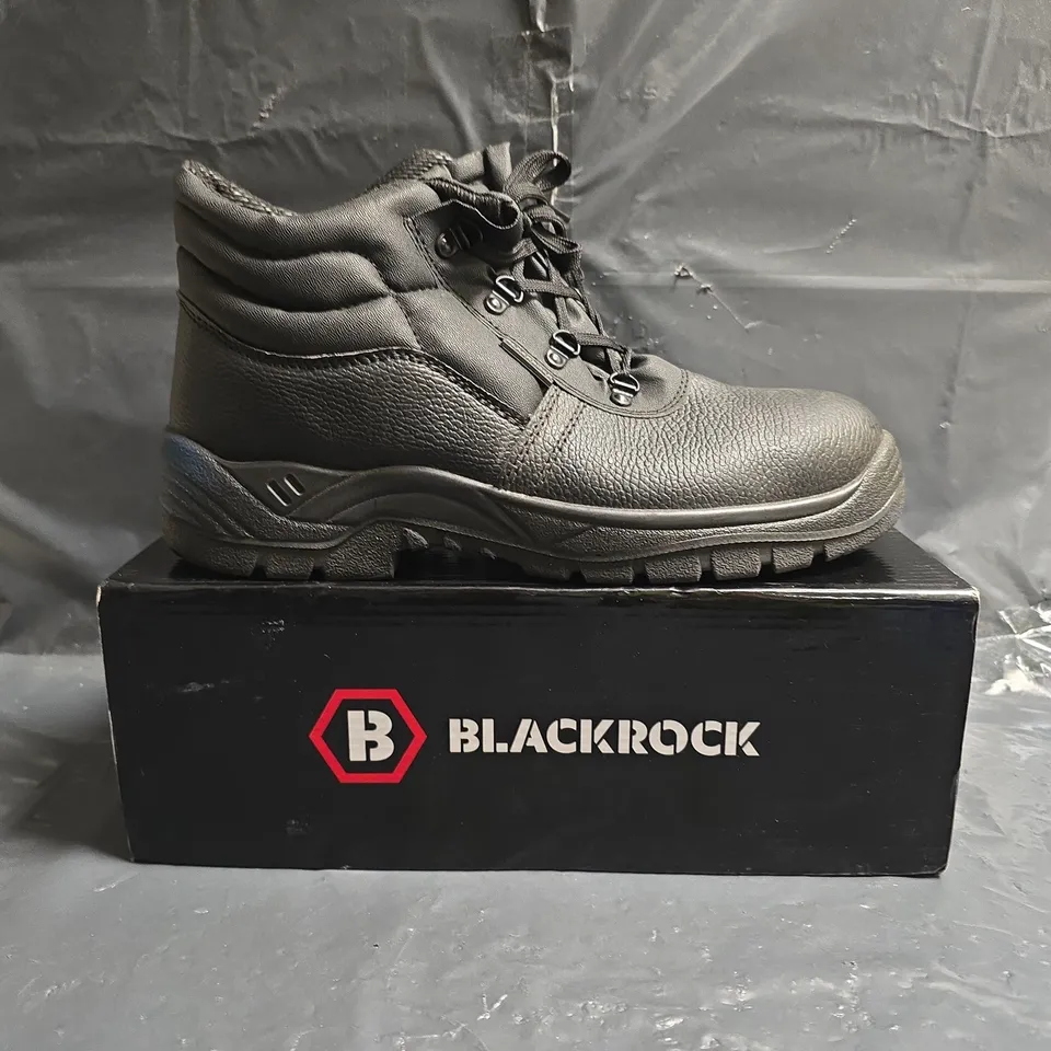 BOXED PAIR OF BLACKROCK CHUKKA BOOTS IN BLACK SIZE UK 10