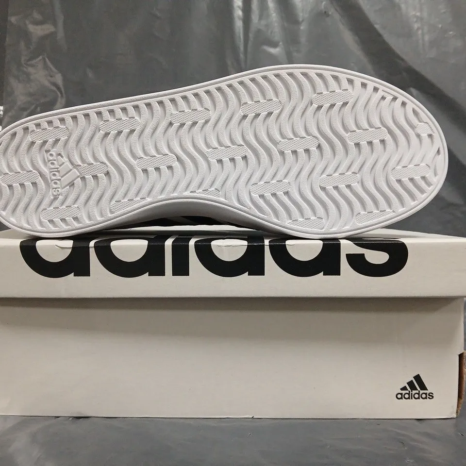 BOXED PAIR OF ADIDAS VL COURT 3.0 SHOES IN WHITE/NAVY SIZE UK 10