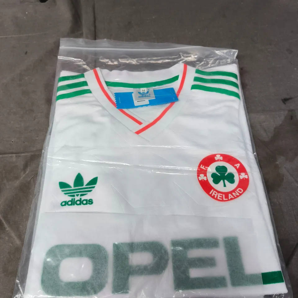 RETRO ADIDAS IRELAND FOOTBALL SHIRT – SIZE M