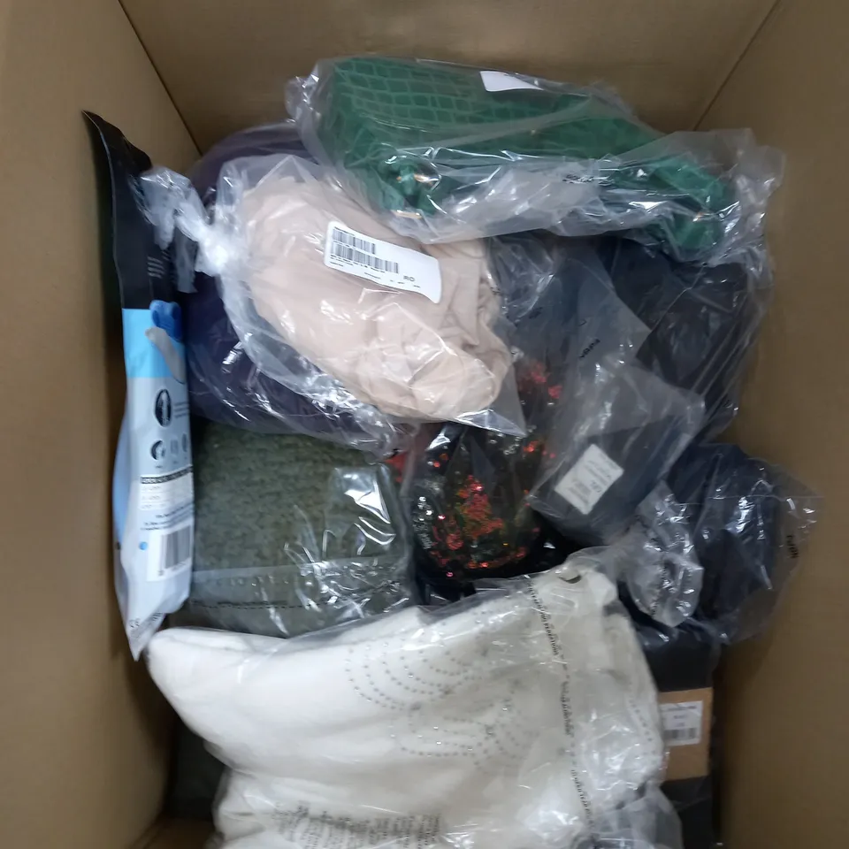 BOX OF APPROXIMATELY 10 ASSORTED ITEMS TO INCLUDE ASHWOOD BAG, BLACK TIGHTS, JUMPER ETC