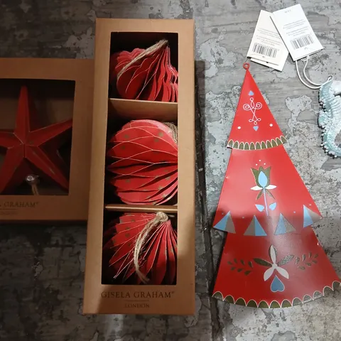 PALLET OF APPROXIMATELY 850 ASSORTED GISELA GRAHAM CHRISTMAS DECORATIONS