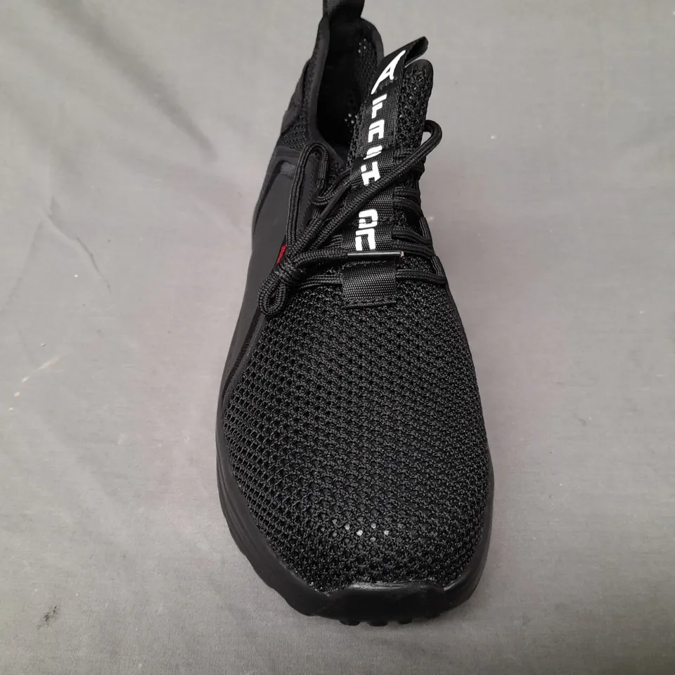 BOXED PAIR OF FASHION SAFETY SHOES IN BLACK SIZE 9