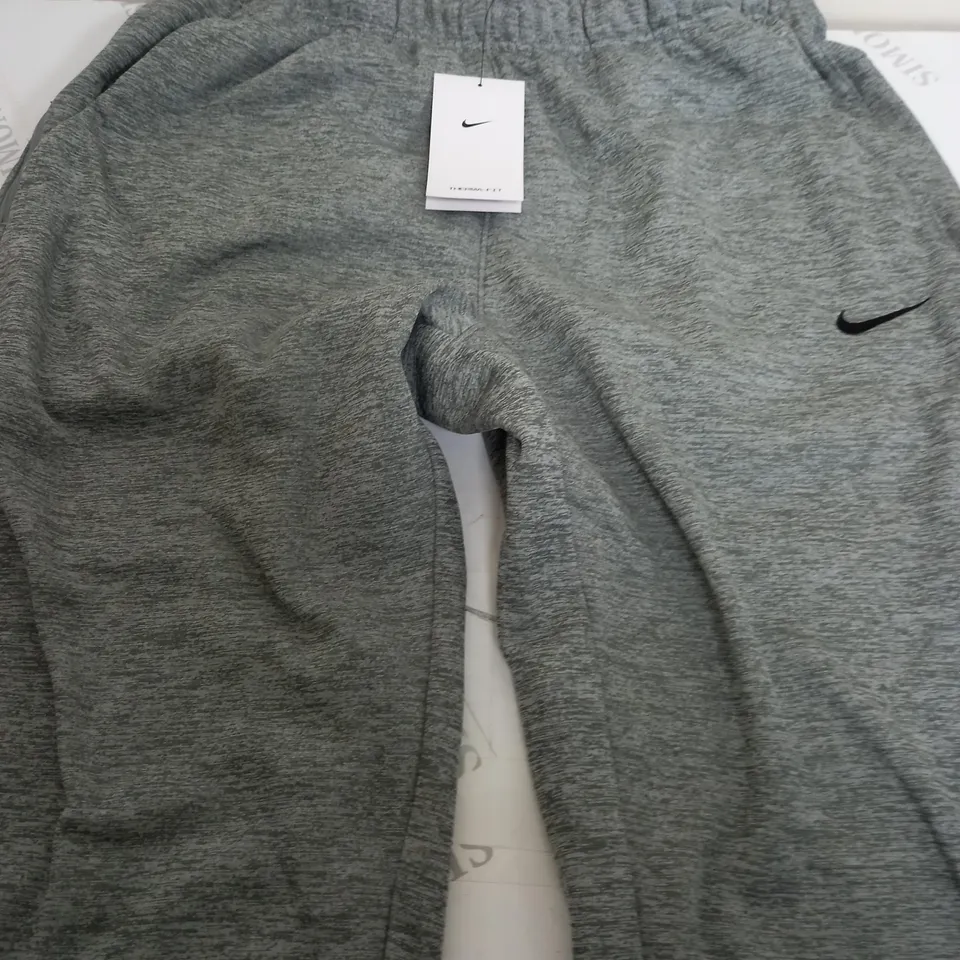 NIKE THERMAFIT STANDARD FITJOGGERS IN GREY - LARGE