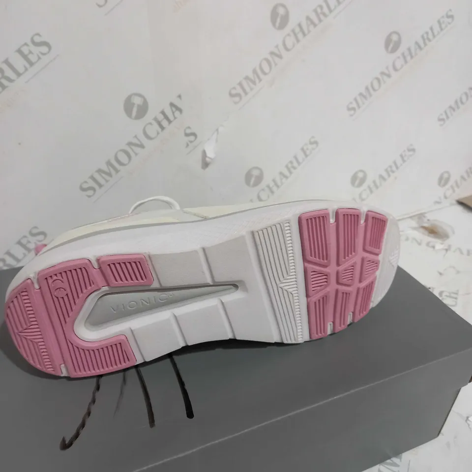 BOXED PAIR OF VIONIC DESIGNER TRAINERS - WHITE - UK SIZE 5.5