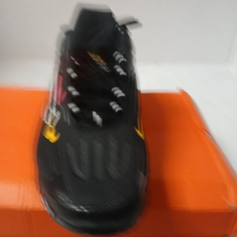 BOXED PAIR OF NIKE AIR MAX PLUS III – MEN'S UK 9 