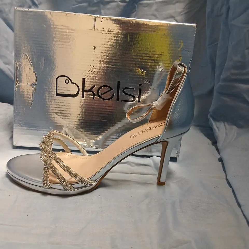 KELSI SILVER STRAPPY SANDALS – WOMEN'S, SIZE 6 