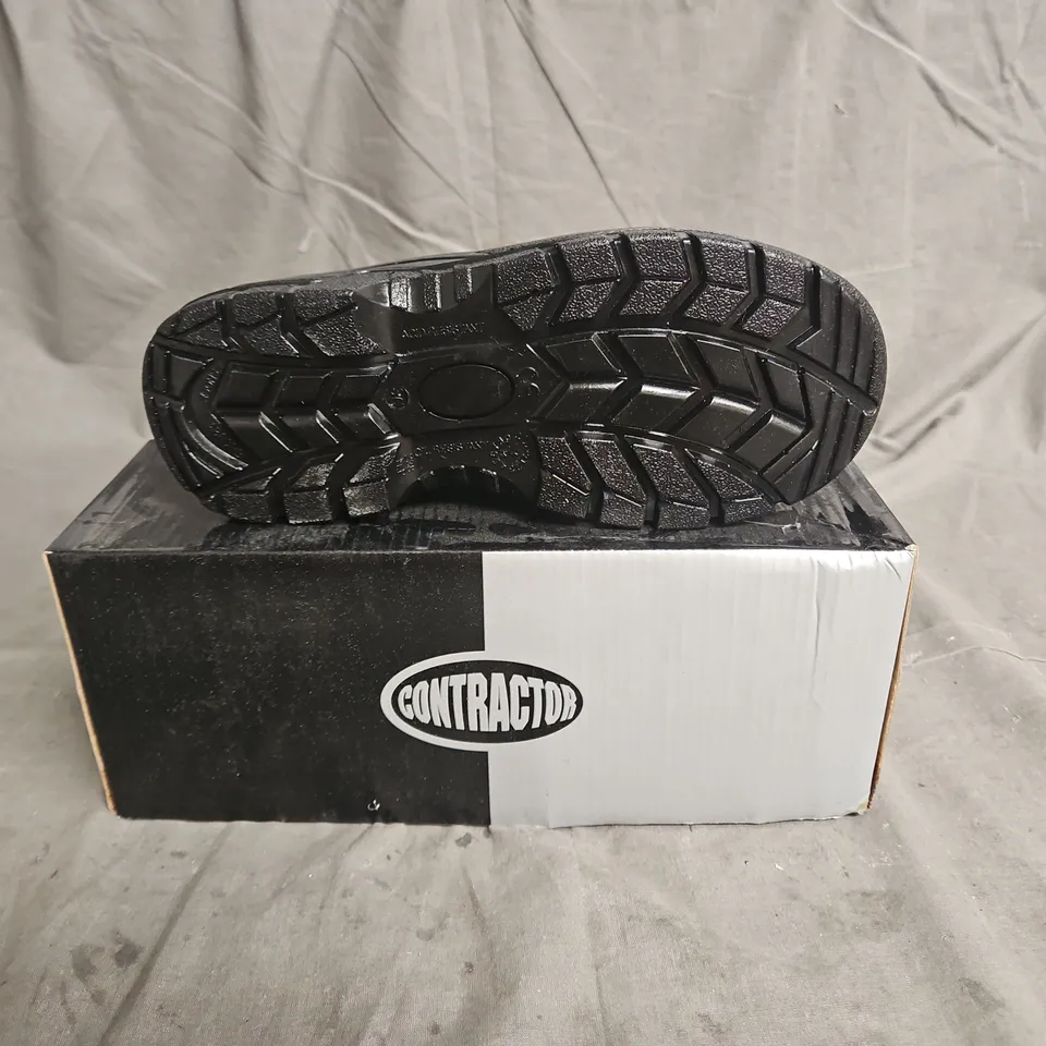BOXED PAIR OF CONTRACTOR STEEL TOE SAFETY BOOT IN BLACK SIZE UK 3