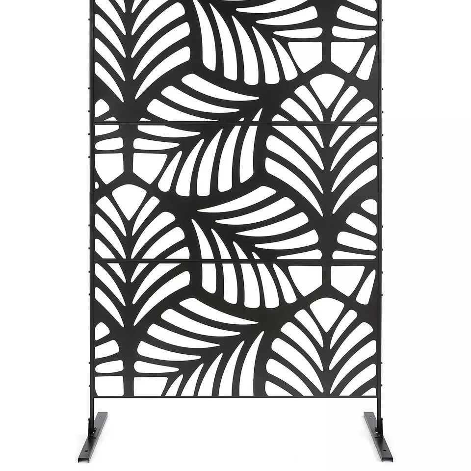 VERTICAL LEAF METAL GARDEN SCREEN FREE STANDING 