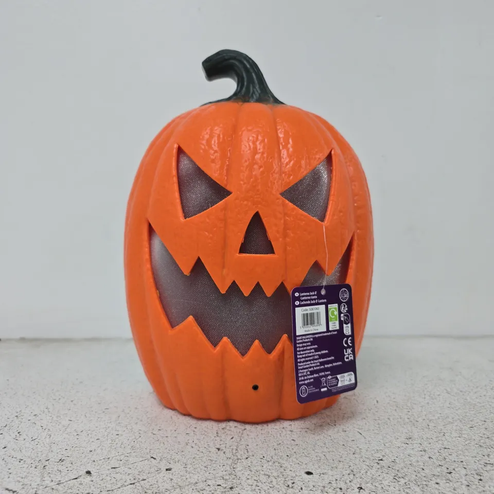 BOXED MOTION ACTIVATED EVIL LAUGHING LIT PUMPKIN DECORATION