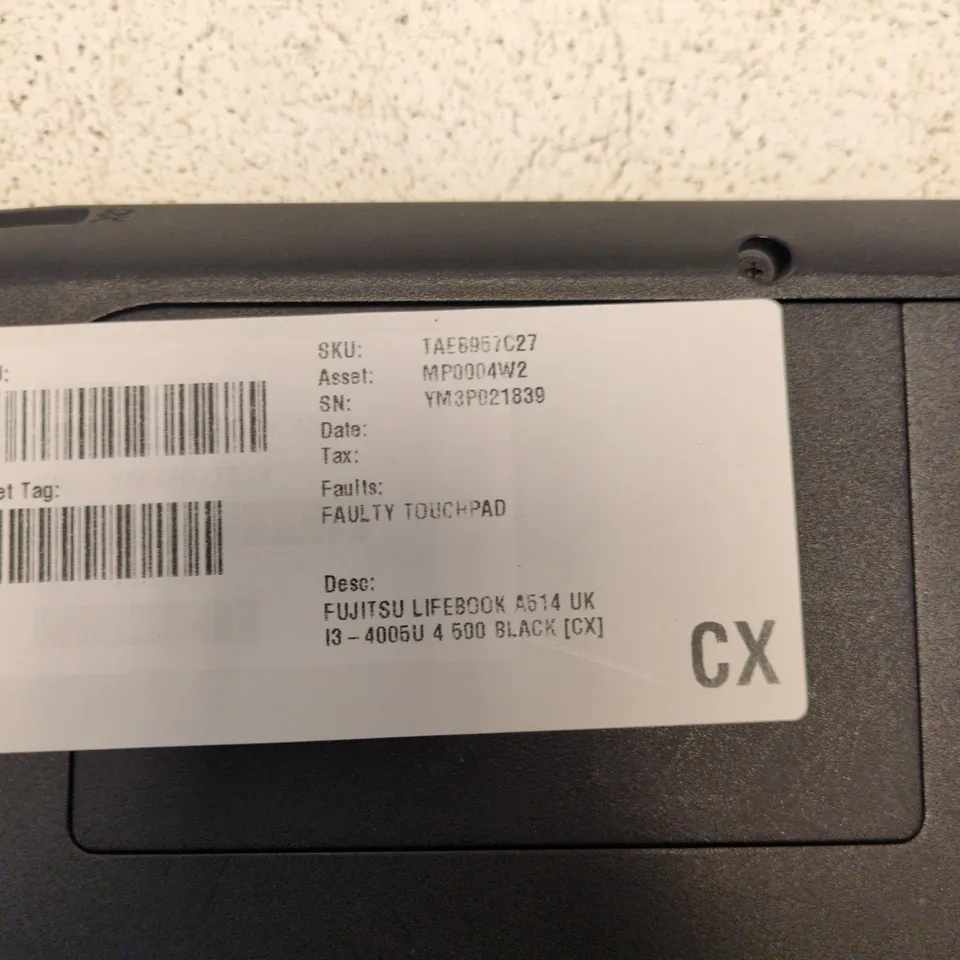FUJITSU LIFEBOOK A514 LAPTOP – BLACK, FAULTY TOUCHPAD, LEFT-HINGE DAMAGE