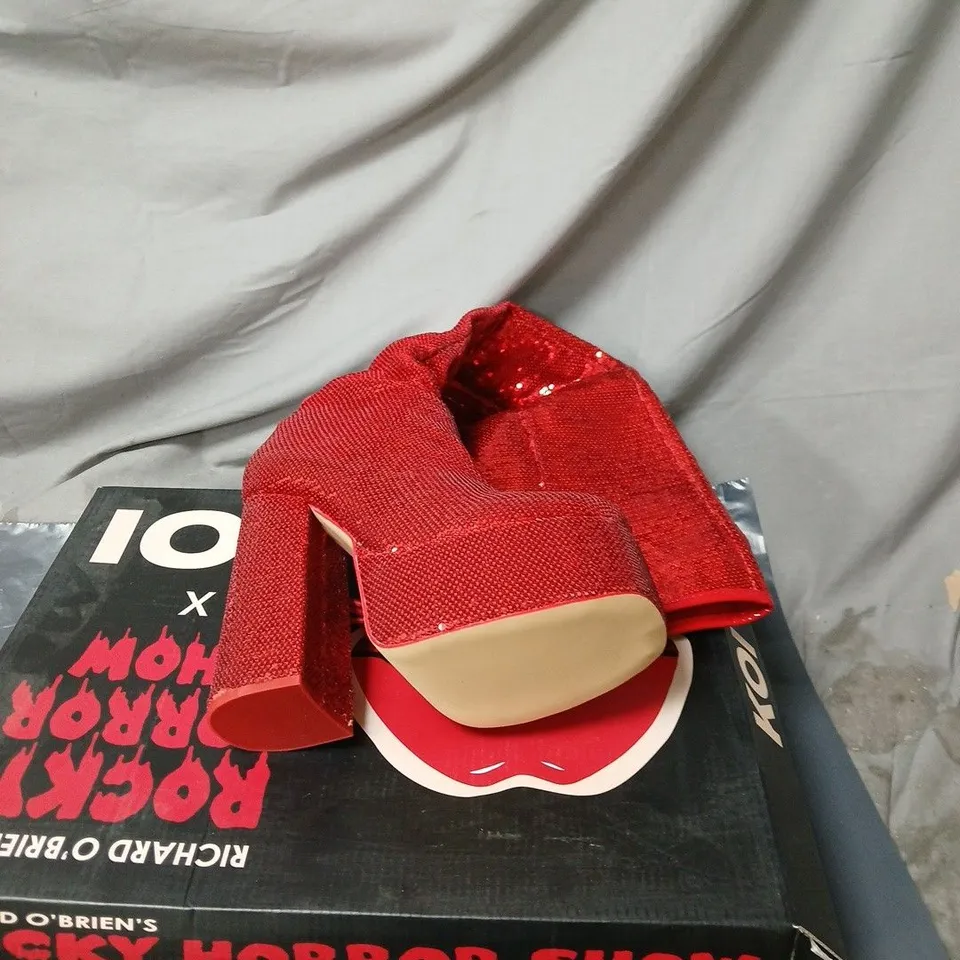 KOI ROCKY HORROR SHOW CREATURE OF THE NIGHT LONG RED SEQUIN BOOTS BOXED SIZE 3