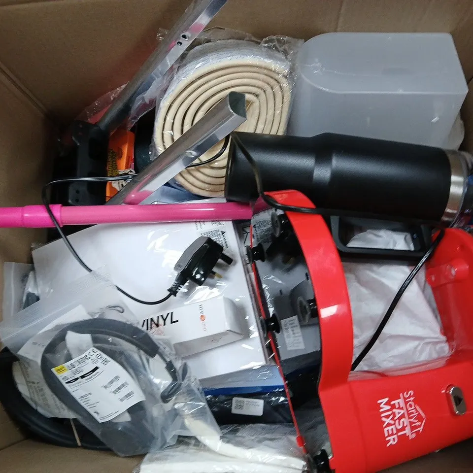 BOX OF APPROXIMATELY 15 ASSORTED ITEMS TO INCLUDE - NAVIGATOR PAPER, TOILET RACK. AND EXTENSION LEEDS ETC. 