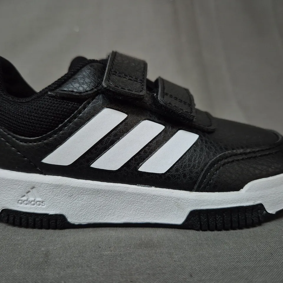 BOXED PAIR OF ADIDAS INFANT'S TENSAUR SPORT 2.0 SHOES IN BLACK/WHITE UK SIZE 7K