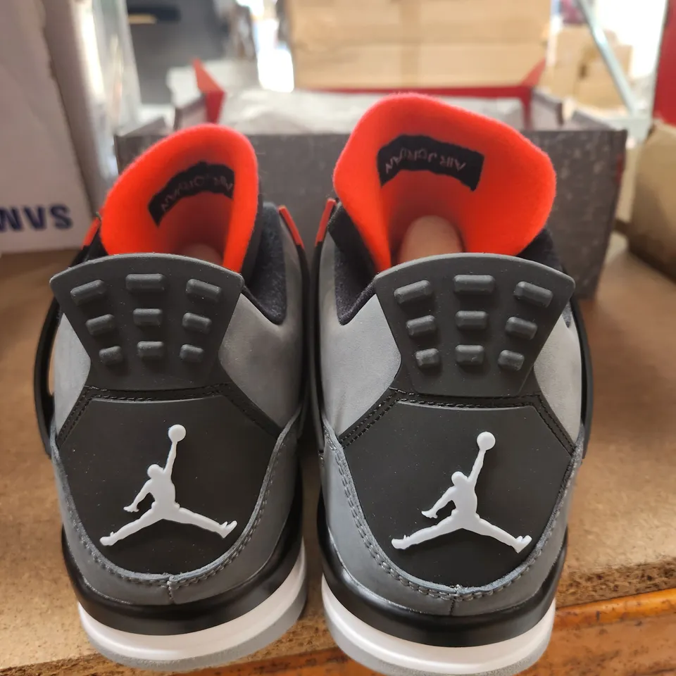 AIR JORDAN 4 RETRO IN DARK GREY - UK 8 