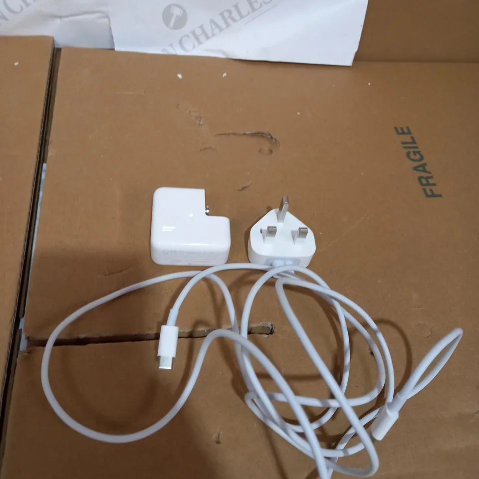 APPLE MACBOOK AIR 13"(2020) M1 256GB SSD W