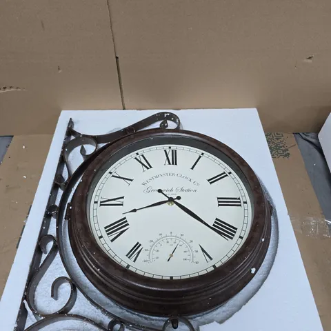 SMART GARDEN GREENWICH STATION CLOCK
