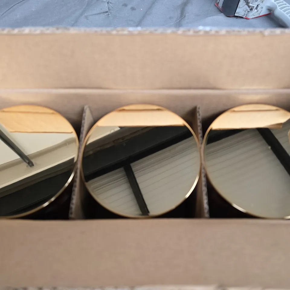 6 PUMPKIN SPICE LATTE DECAL SCENTED CANDLES (6X380G)