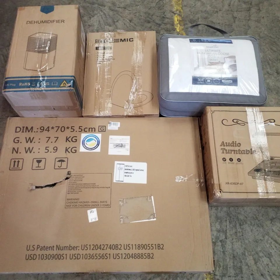 PALLET CONTAINING ASSORTED PRODUCTS INCLUDING DEHUMIDIFIER, TOILET SEAT, JIGSAW PUZZLE BOARD, AUDIO TURNTABLE & HUNGARIAN GOOSE DOWN DUVET